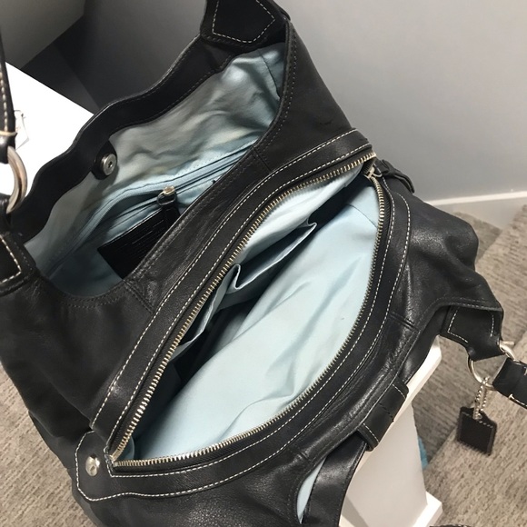 Coach purse - Picture 2 of 2